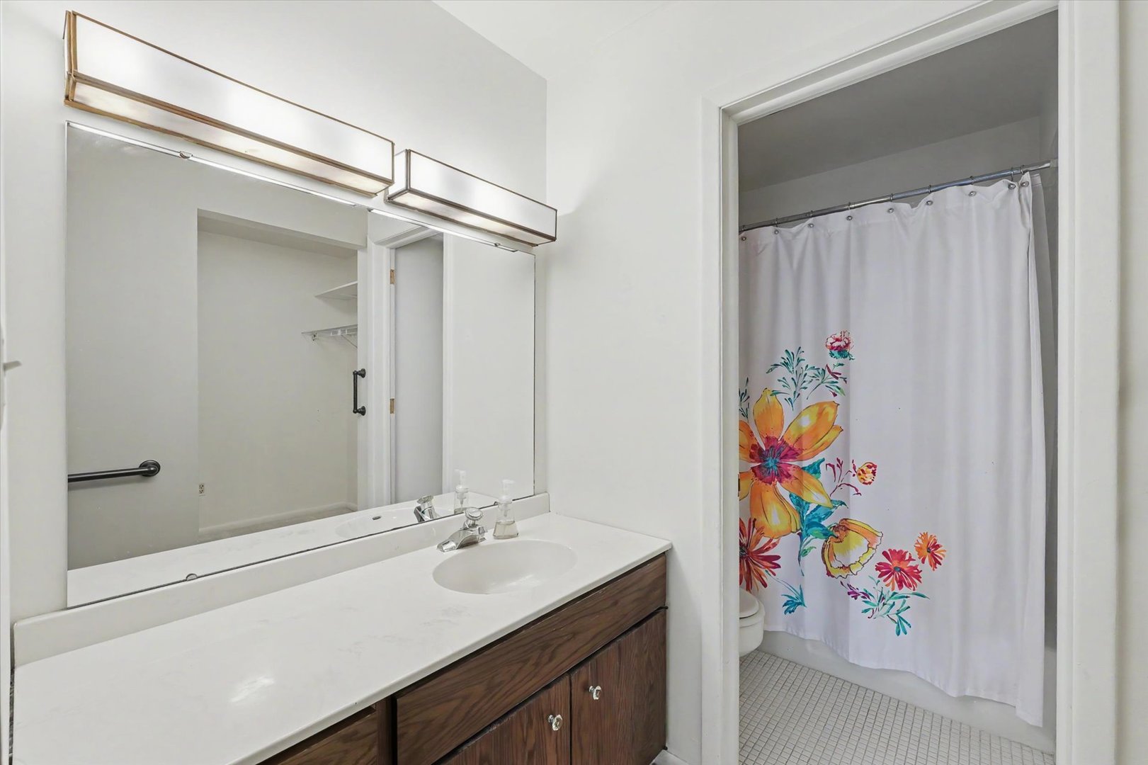 107 N Elm Street 205 Property Photo 28