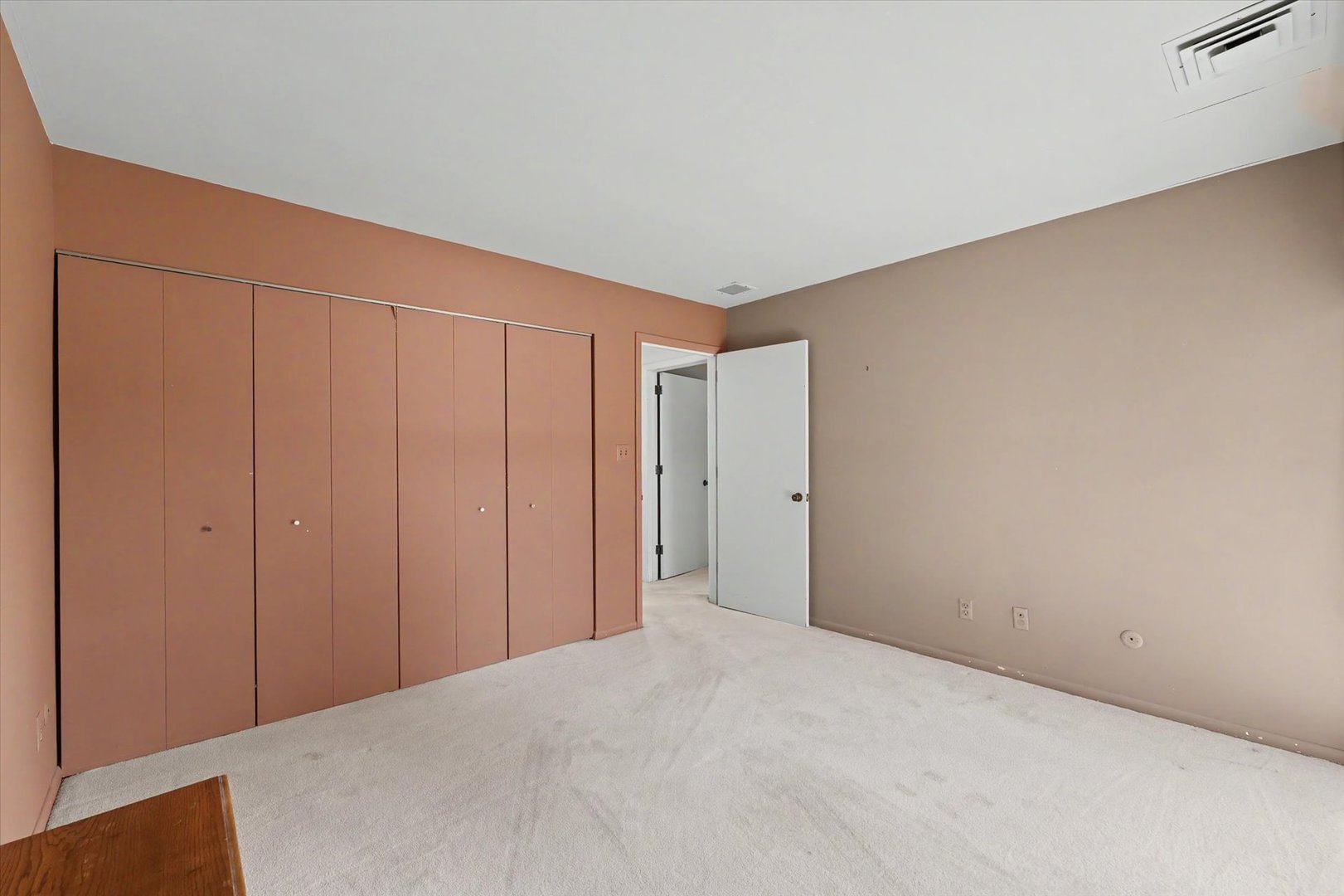 107 N Elm Street 205 Property Photo 31