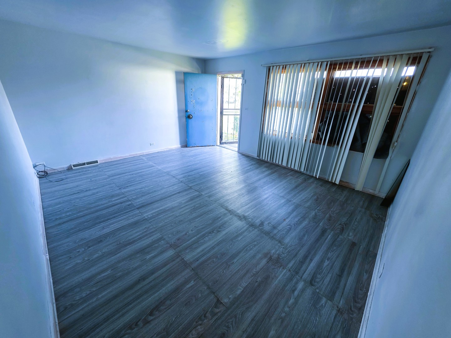 16131 Hermitage Avenue Property Photo 2