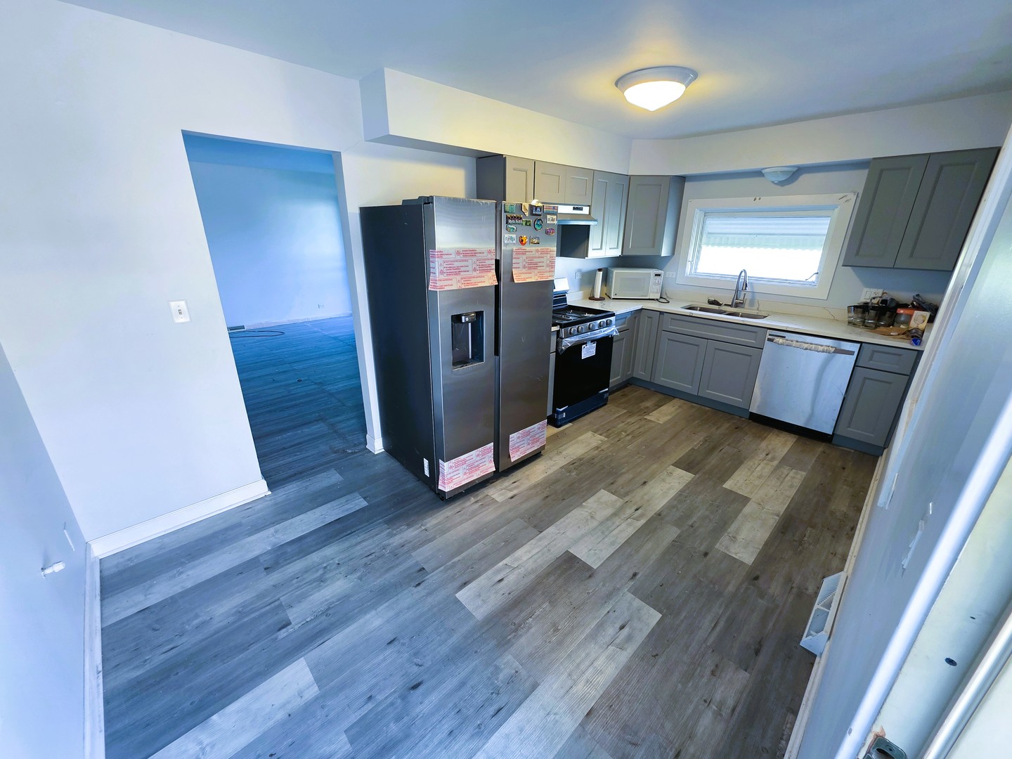 16131 Hermitage Avenue Property Photo 3