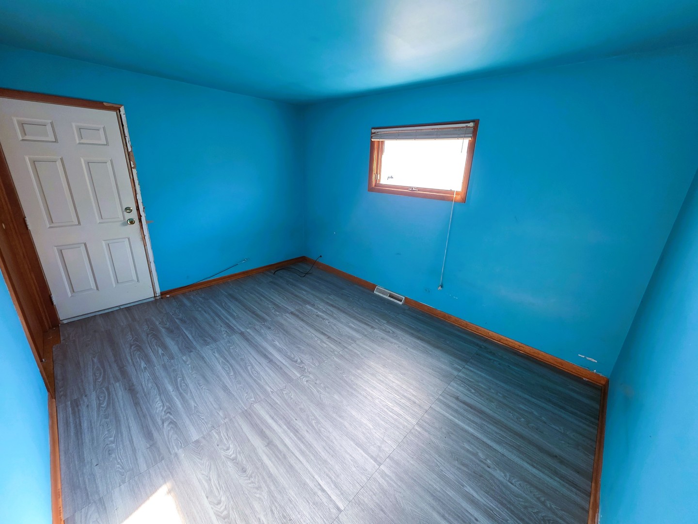 16131 Hermitage Avenue Property Photo 4