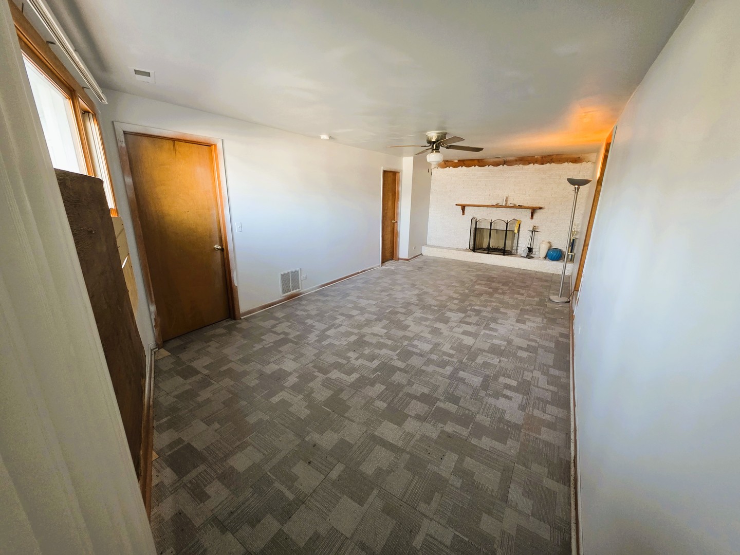 16131 Hermitage Avenue Property Photo 8