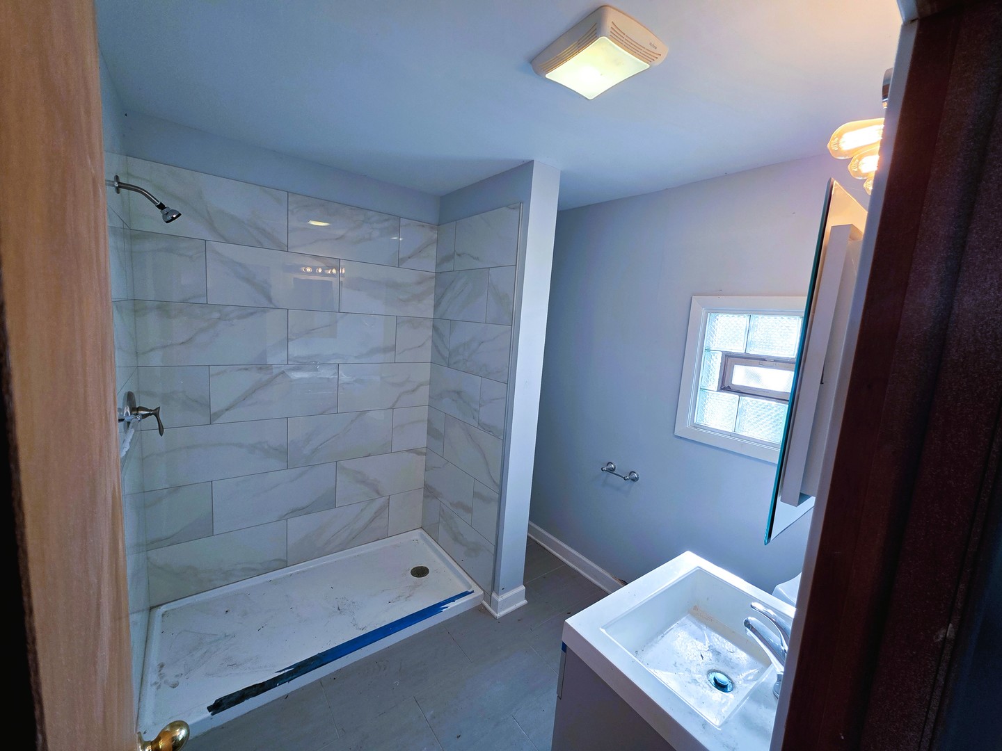 16131 Hermitage Avenue Property Photo 9