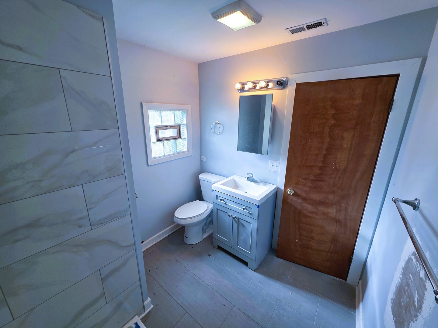 16131 Hermitage Avenue Property Photo 11