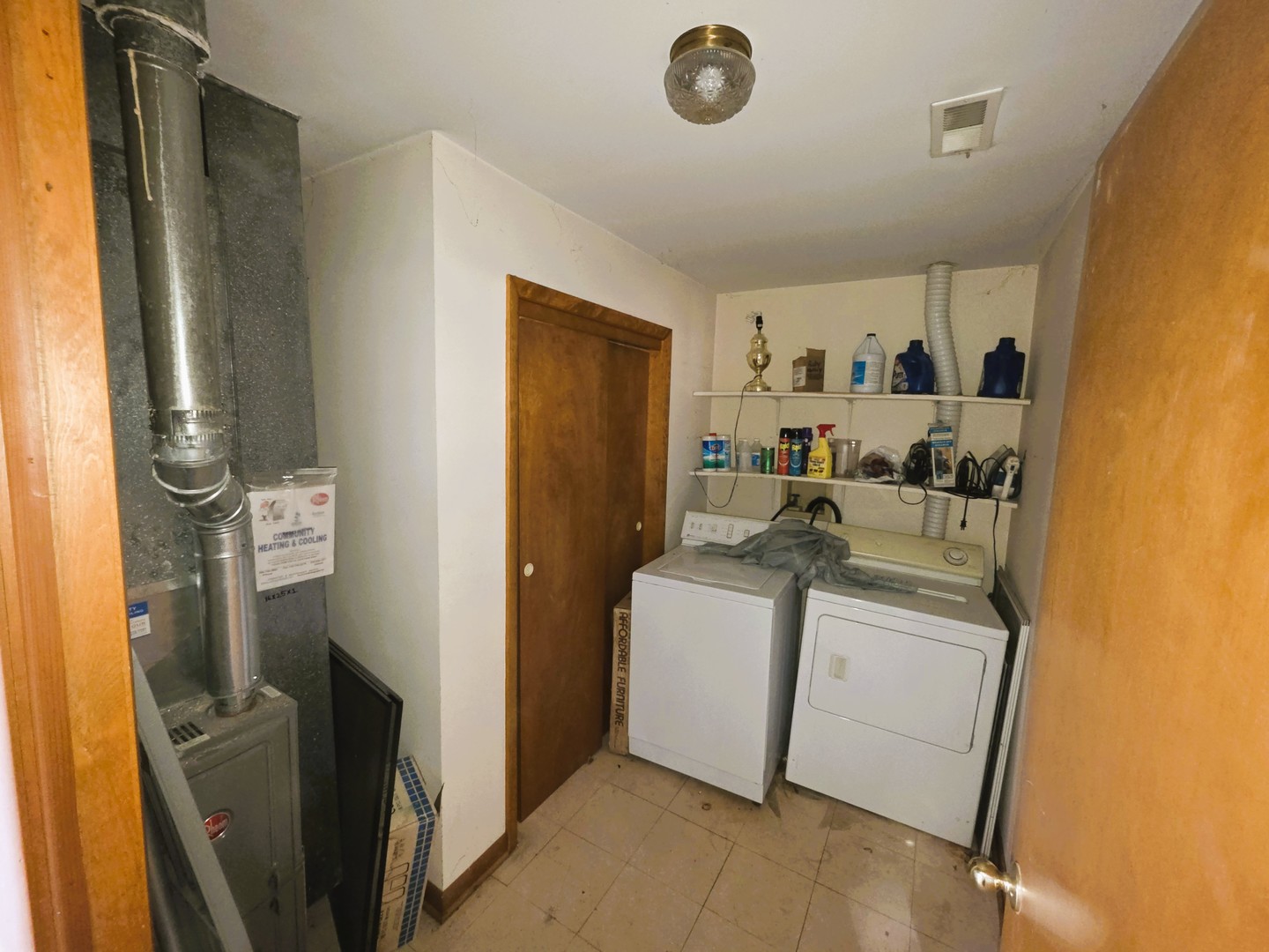 16131 Hermitage Avenue Property Photo 12