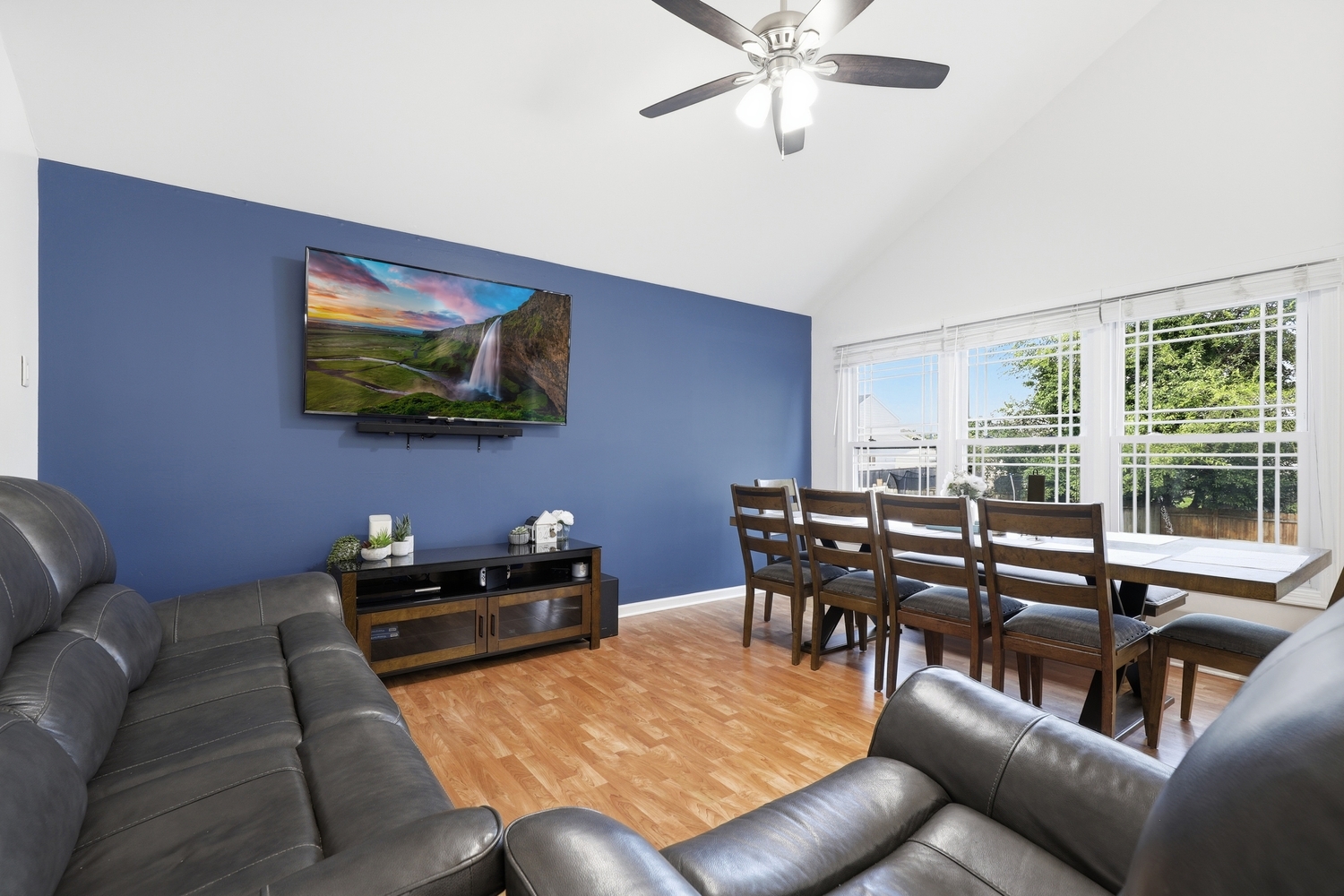 1106 Cathy Drive Property Photo 2