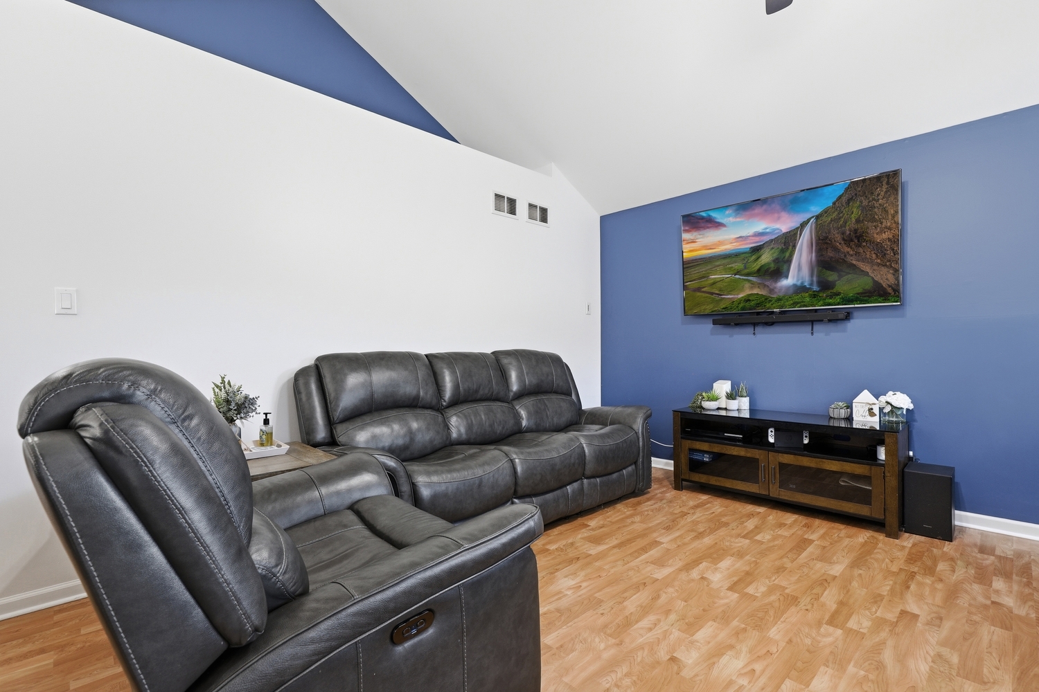 1106 Cathy Drive Property Photo 3