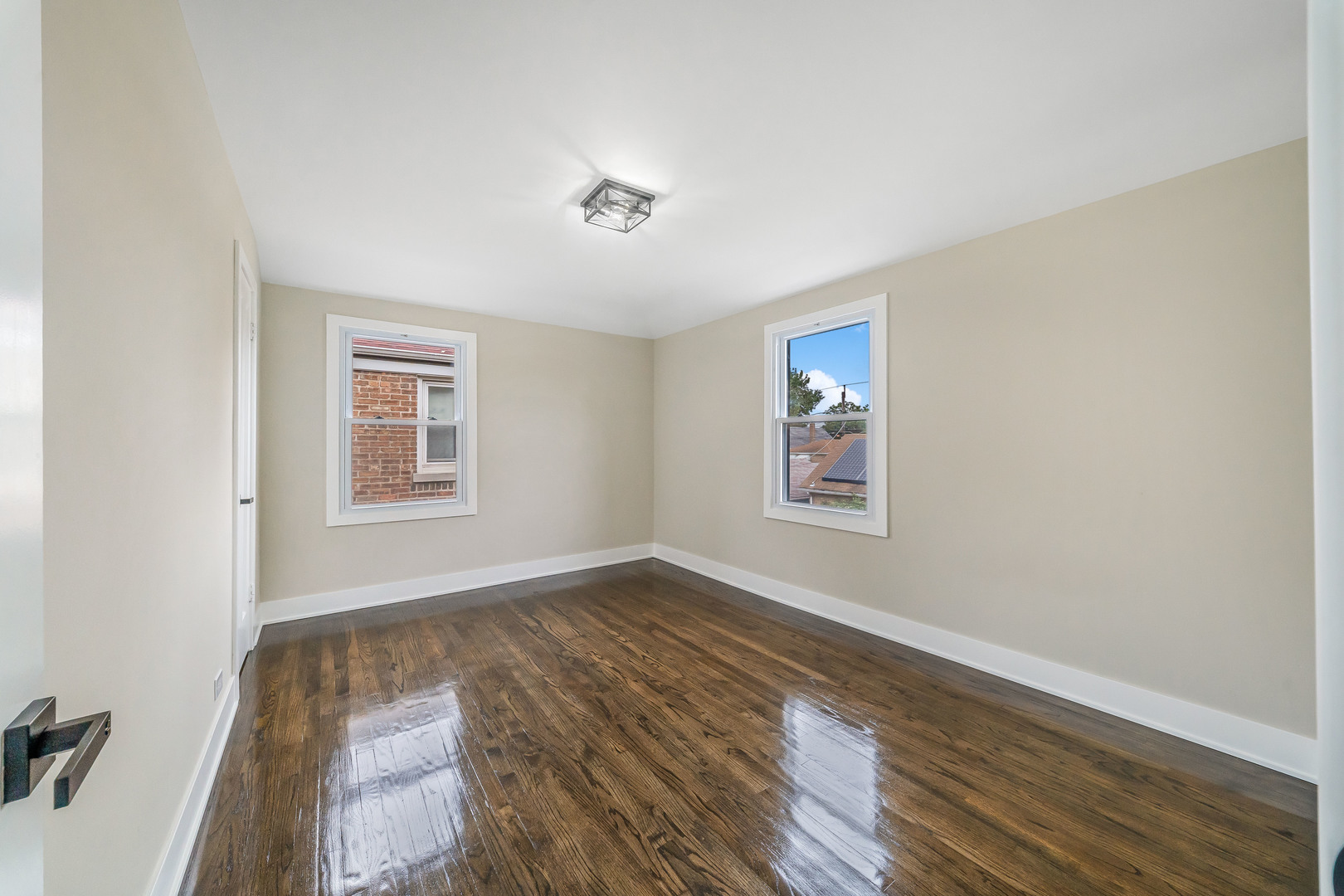 5229 S Avers Avenue Property Photo 11