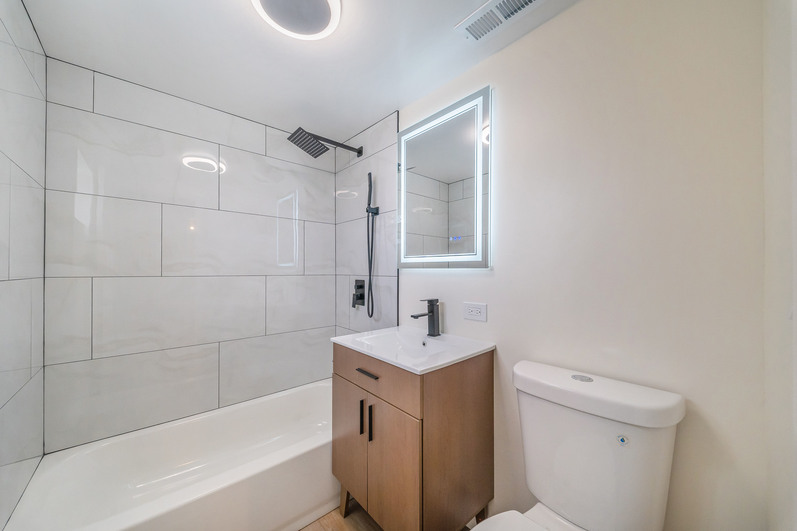 5229 S Avers Avenue Property Photo 18
