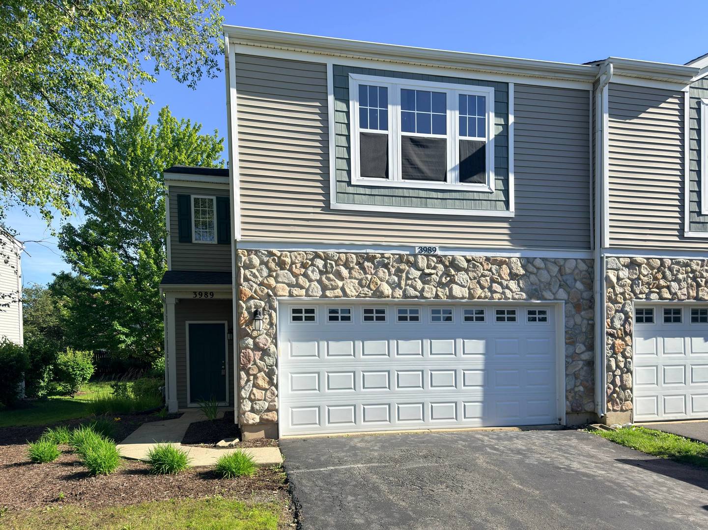 3989 BLACKSTONE Drive 3989