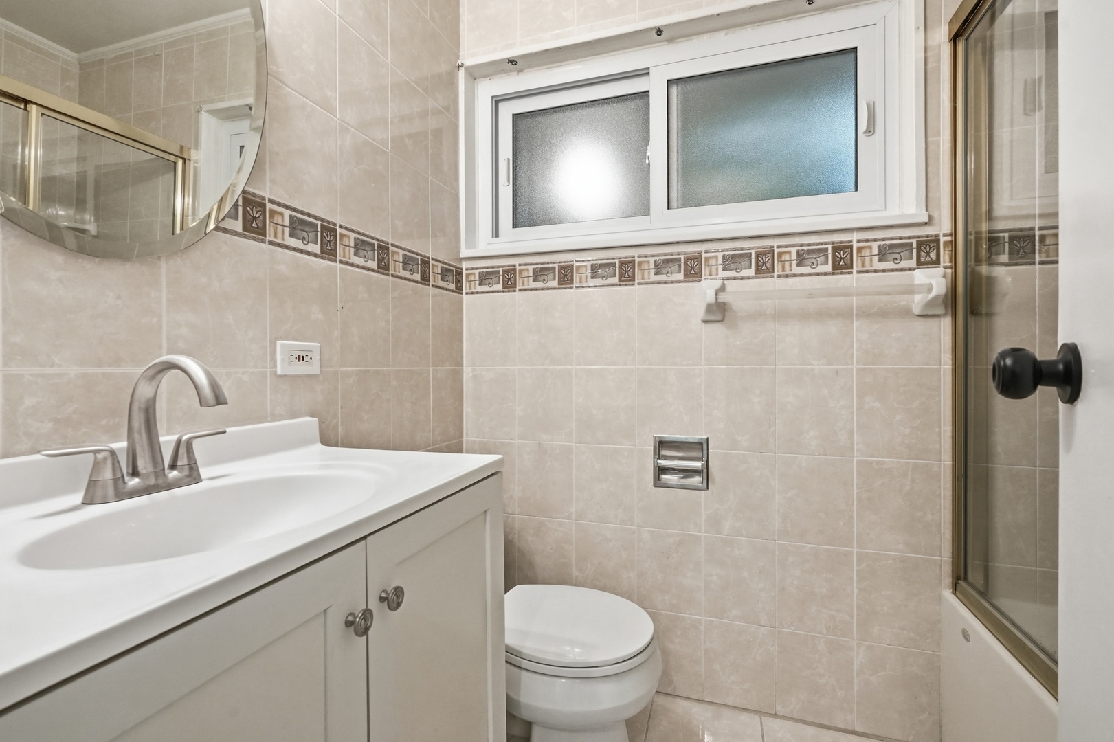 136 Well Street Property Photo 11