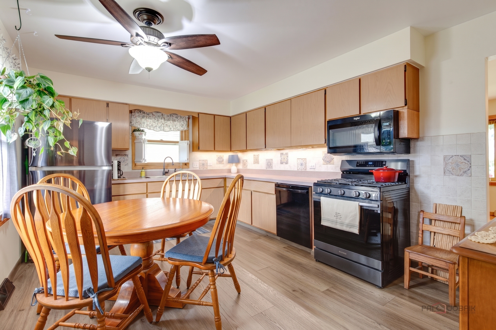 574 George Street Property Photo 5