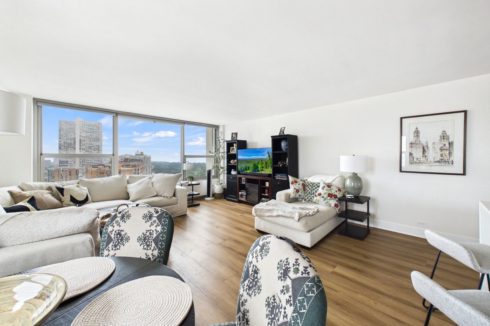 3600 N Lake Shore Drive 2324 Property Photo 7