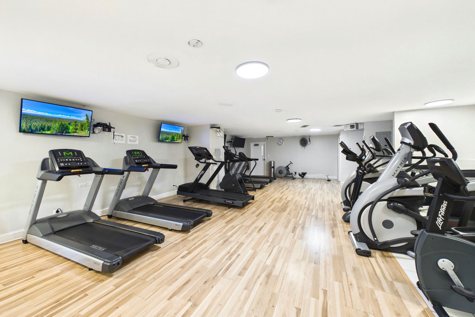 3600 N Lake Shore Drive 2324 Property Photo 18