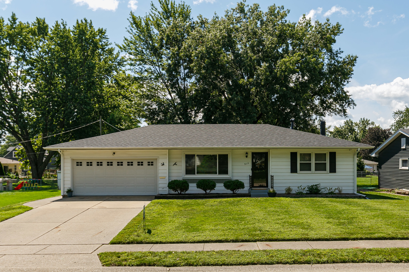 2115 W 38th Place Property Photo 1