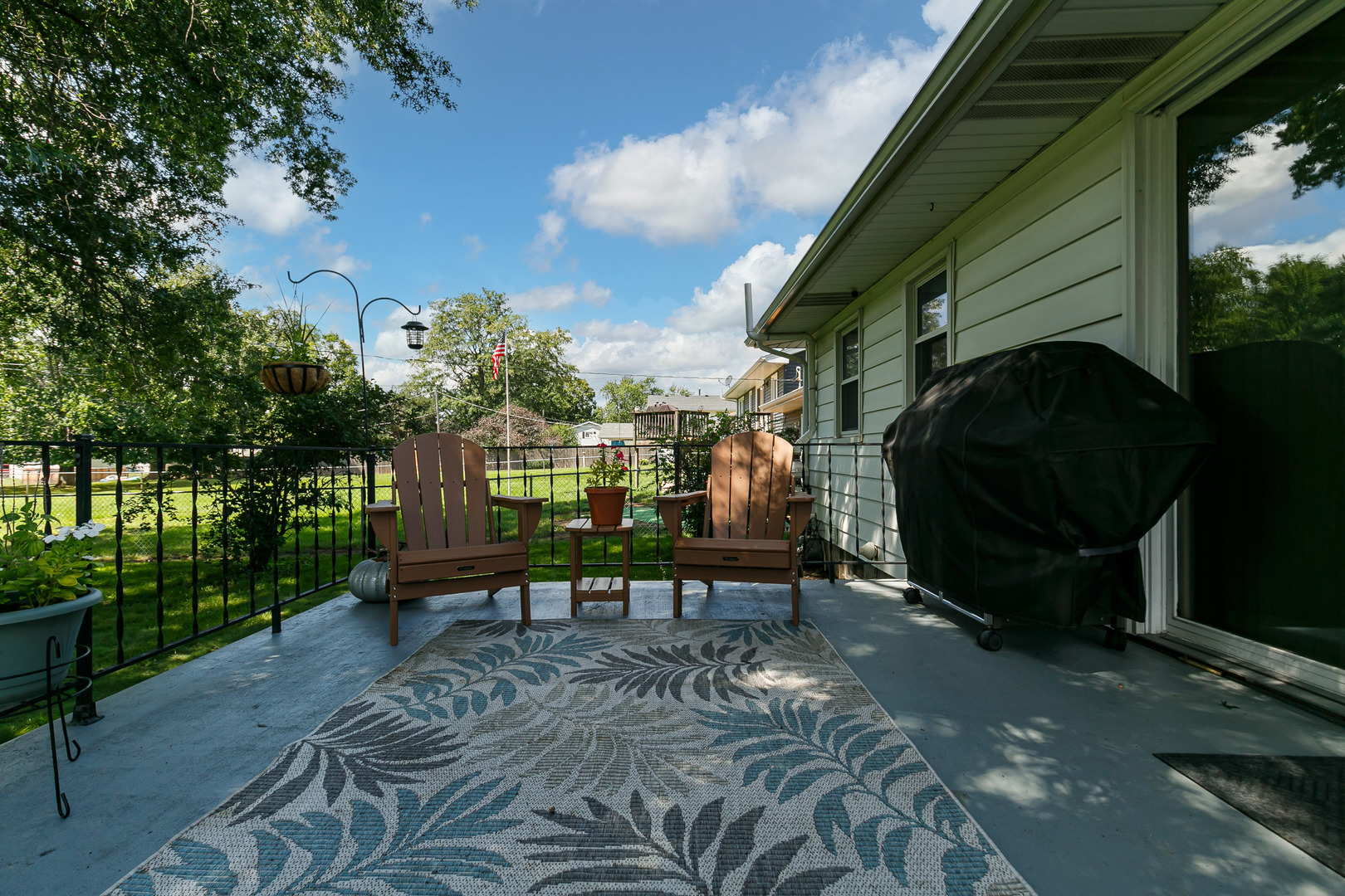 2115 W 38th Place Property Photo 2