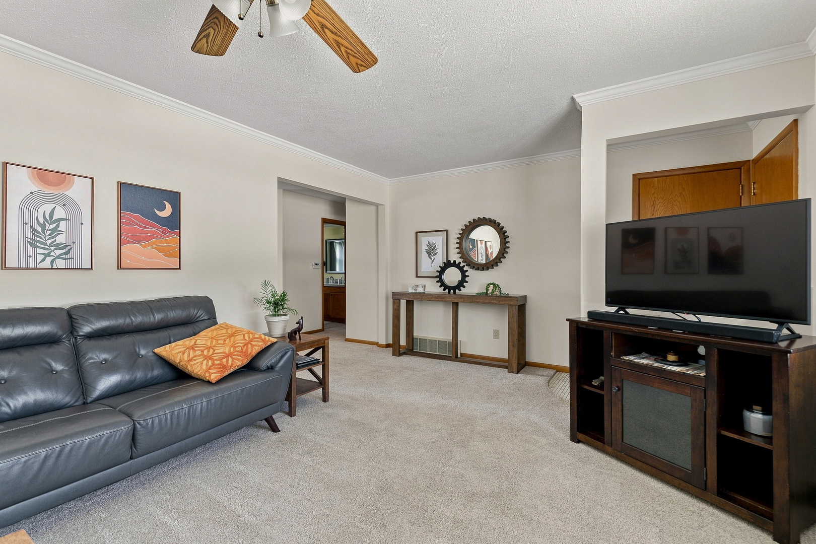2115 W 38th Place Property Photo 7