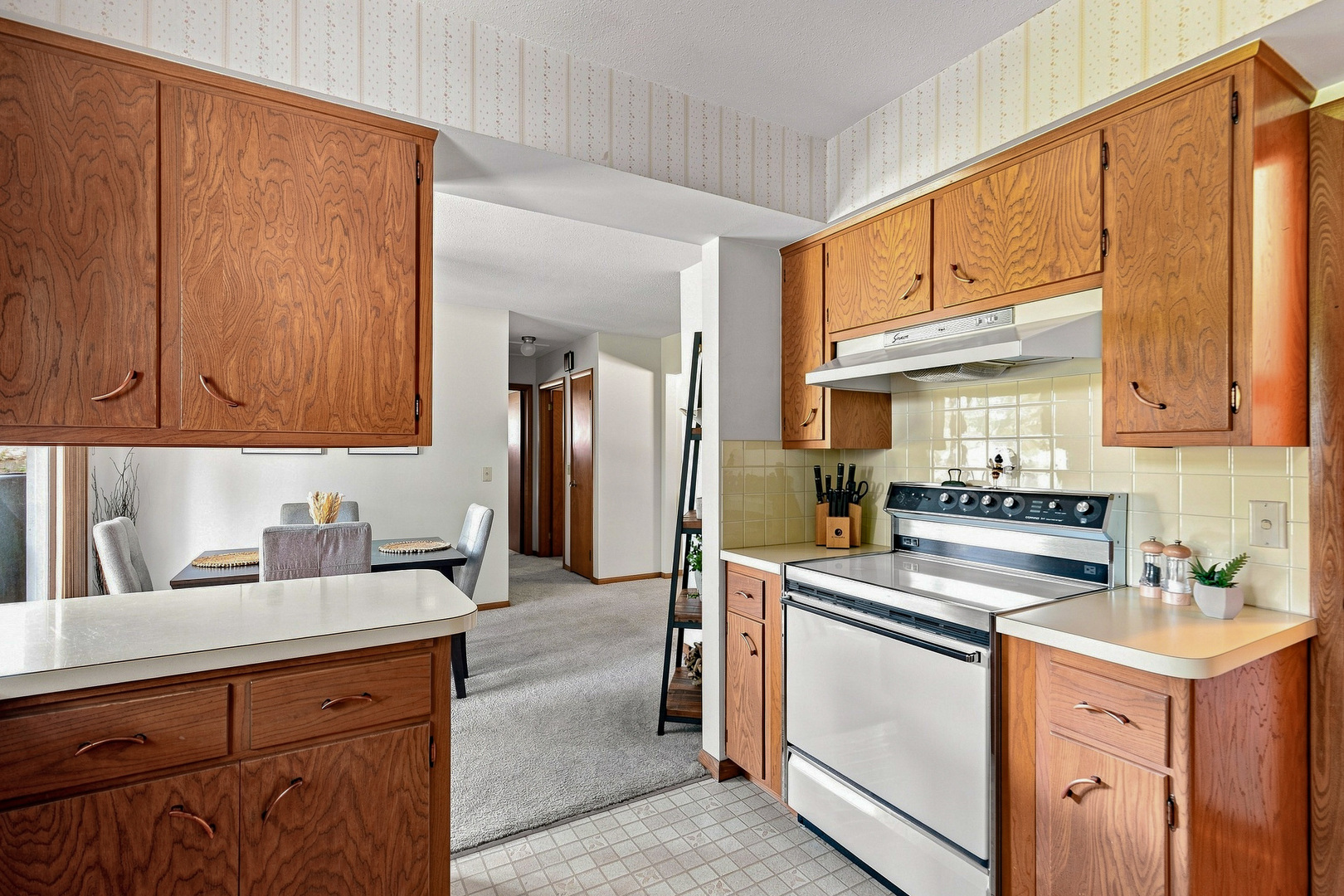 2115 W 38th Place Property Photo 11