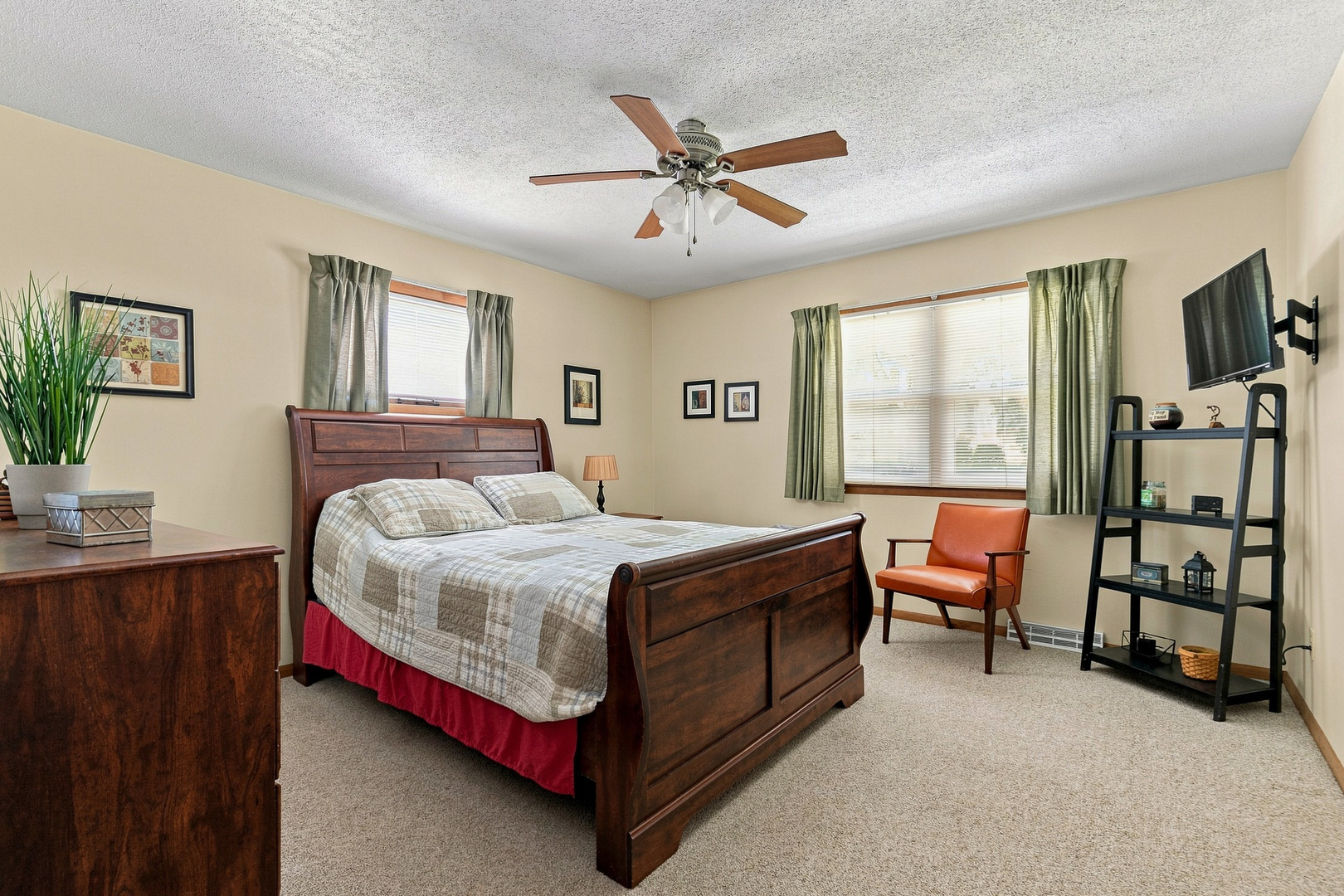 2115 W 38th Place Property Photo 19