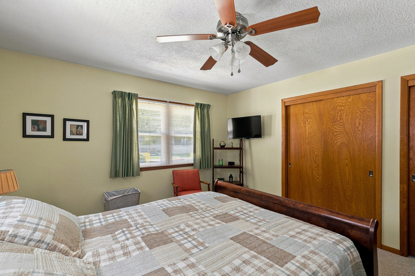 2115 W 38th Place Property Photo 20