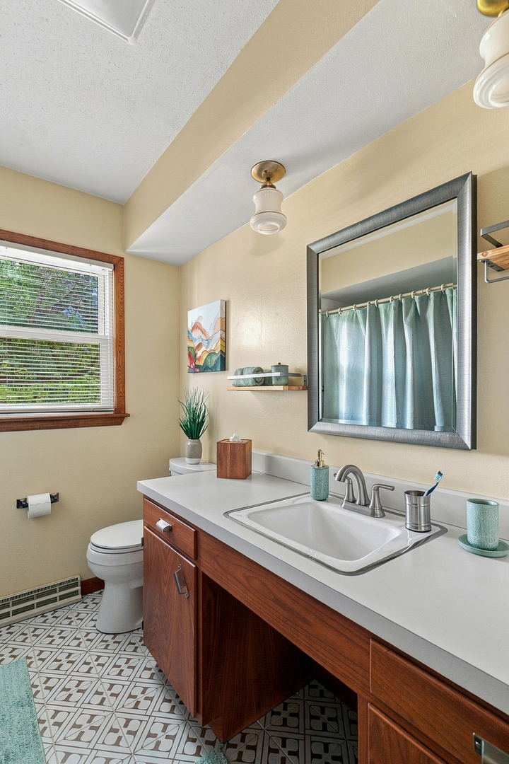 2115 W 38th Place Property Photo 25