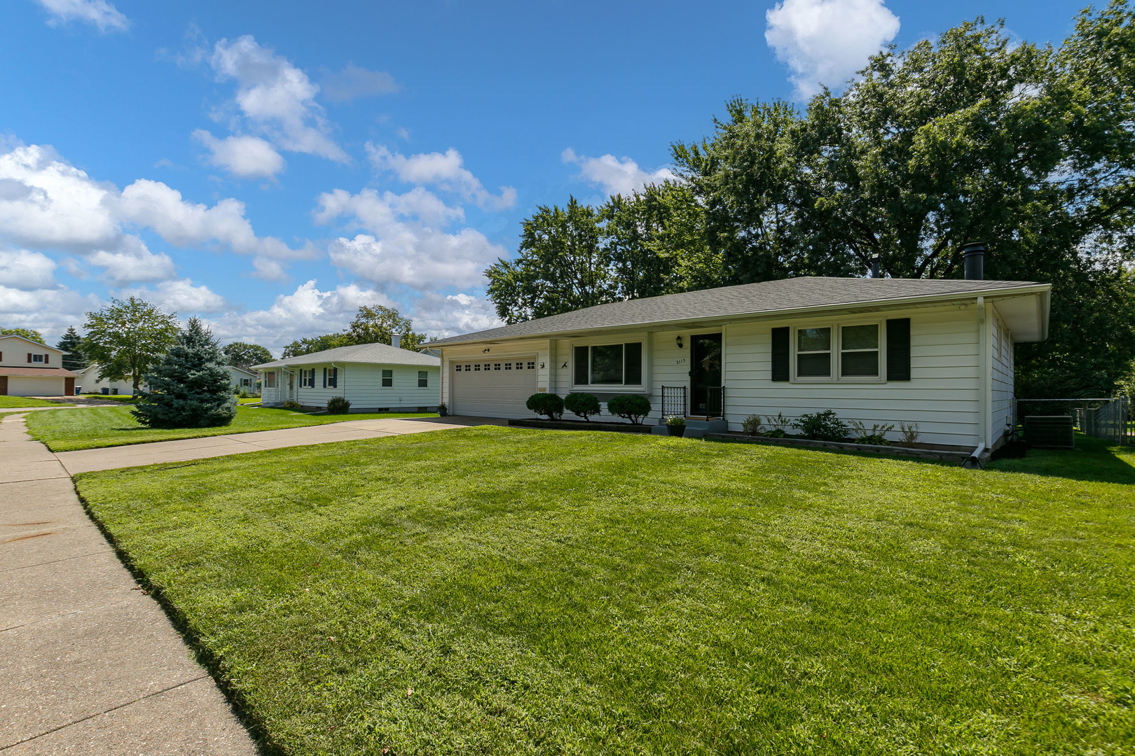 2115 W 38th Place Property Photo 31