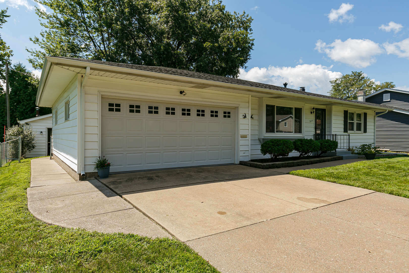 2115 W 38th Place Property Photo 32