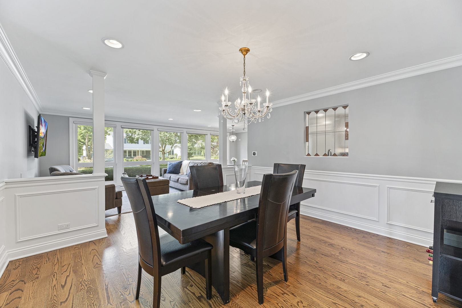 2843 Twin Oaks Drive Property Photo 4