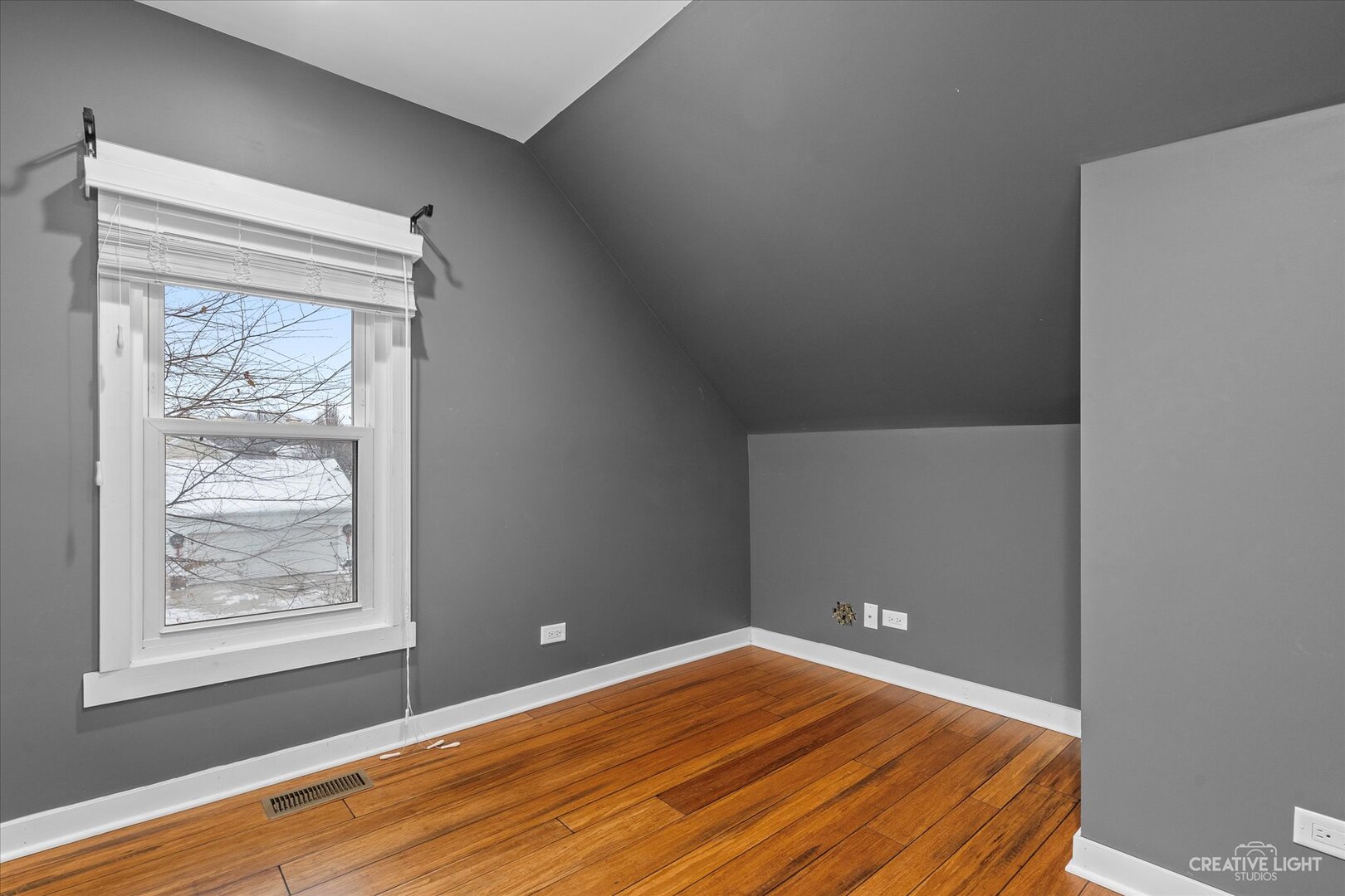 628 Illinois Street Property Photo 12