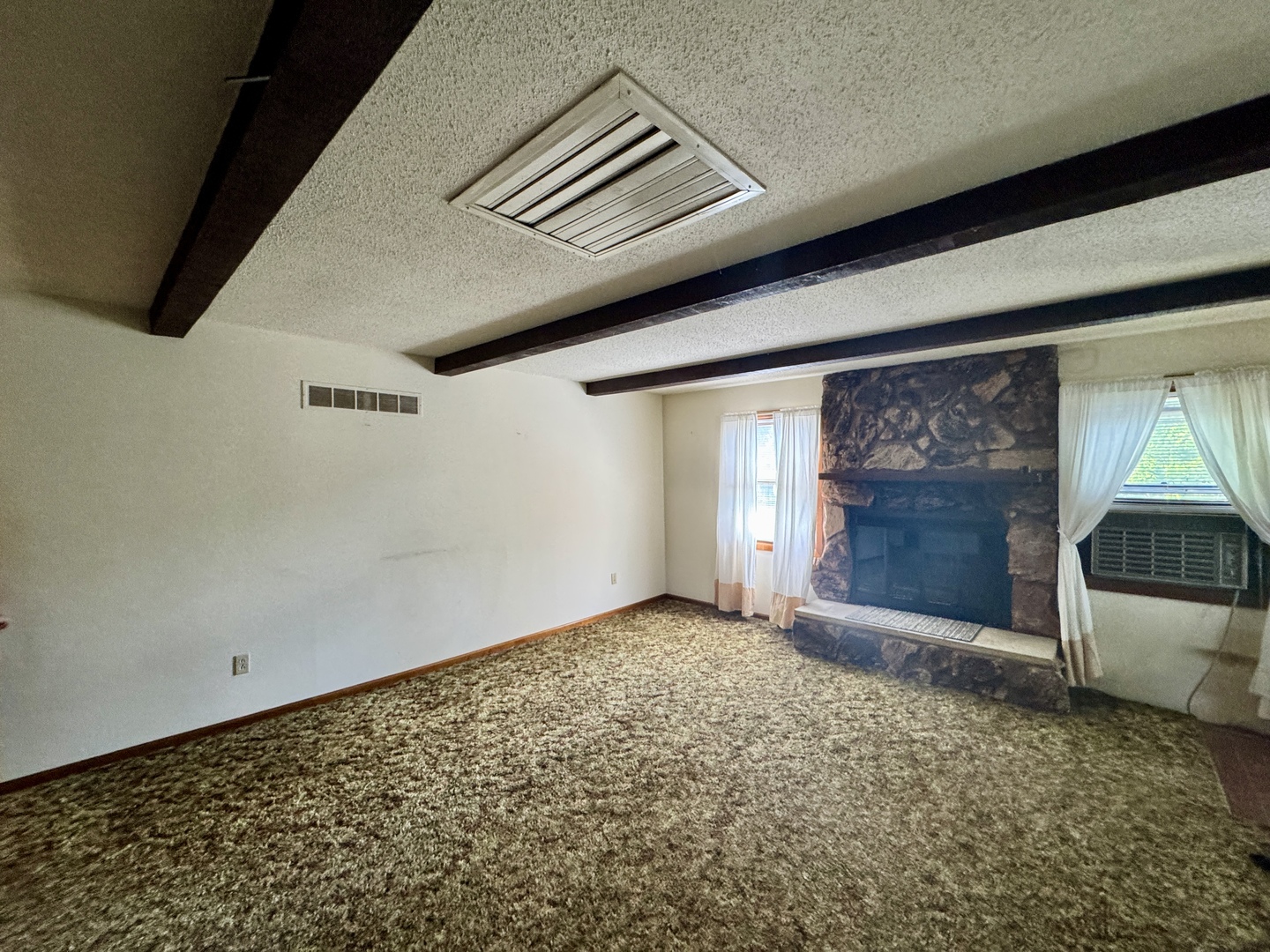 335 N Washington Street Property Photo 9