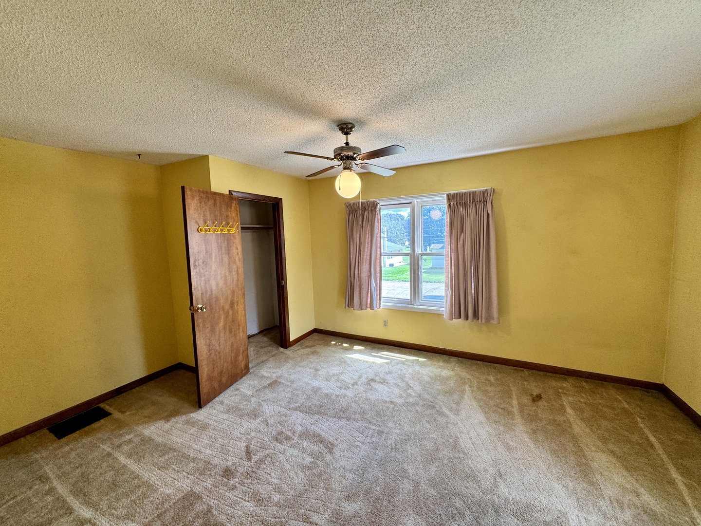 335 N Washington Street Property Photo 16