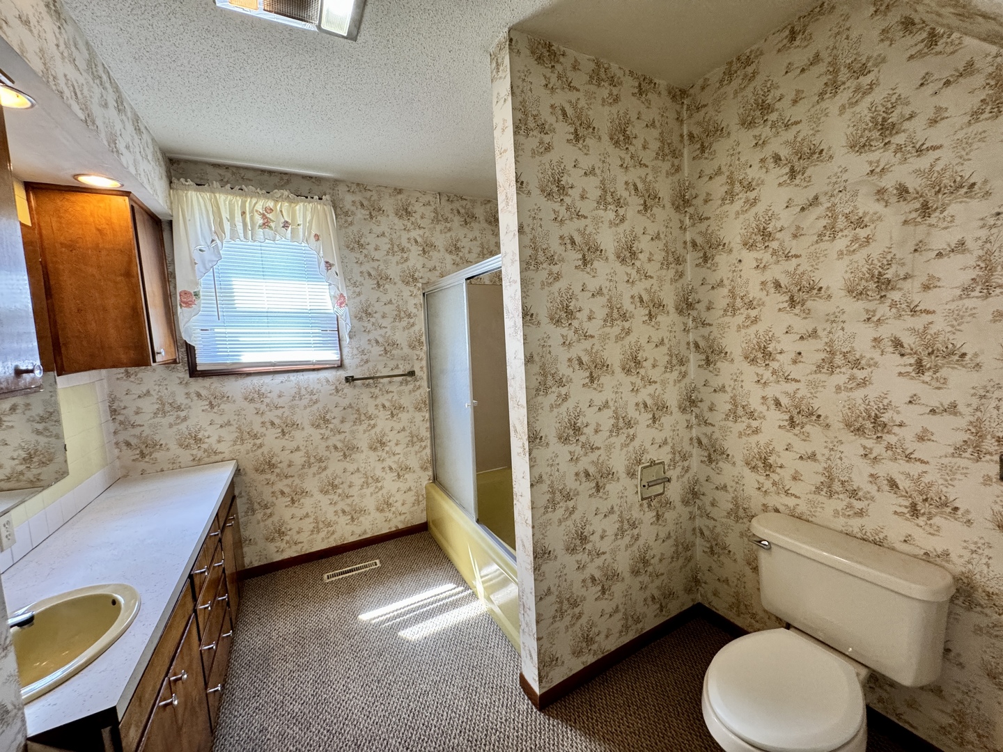 335 N Washington Street Property Photo 19