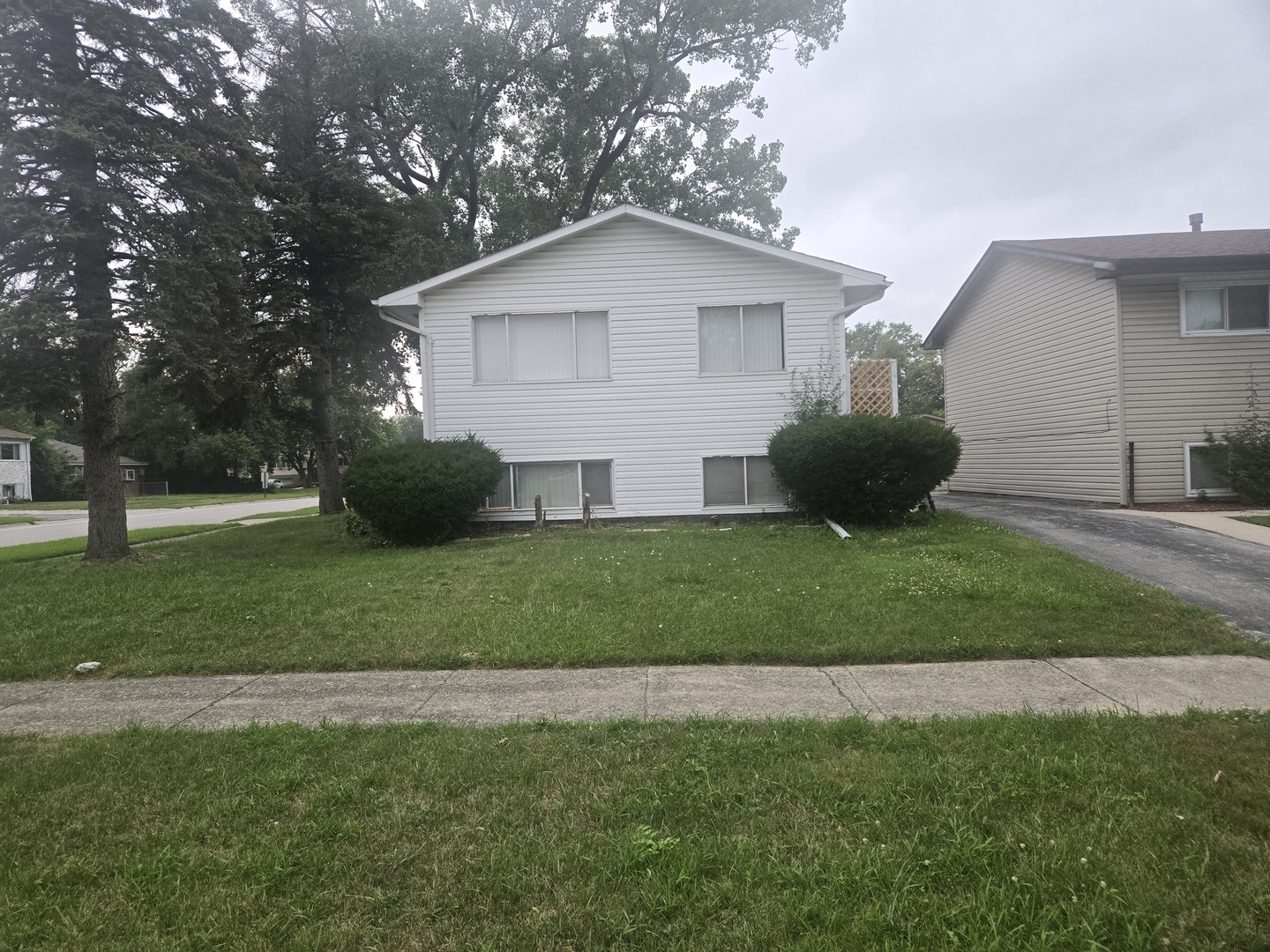 16258 Laflin Avenue Property Photo 1
