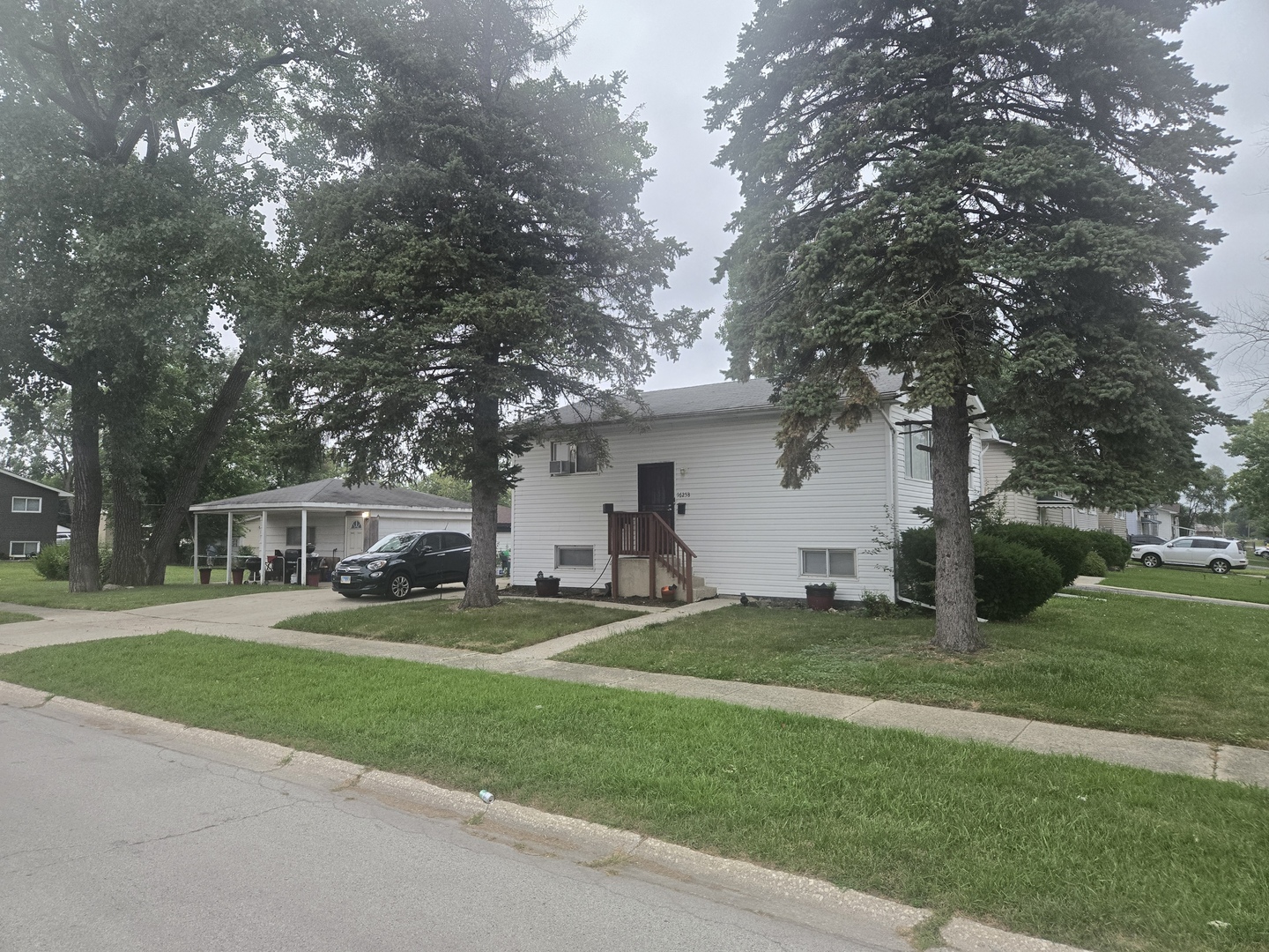 16258 Laflin Avenue Property Photo 2