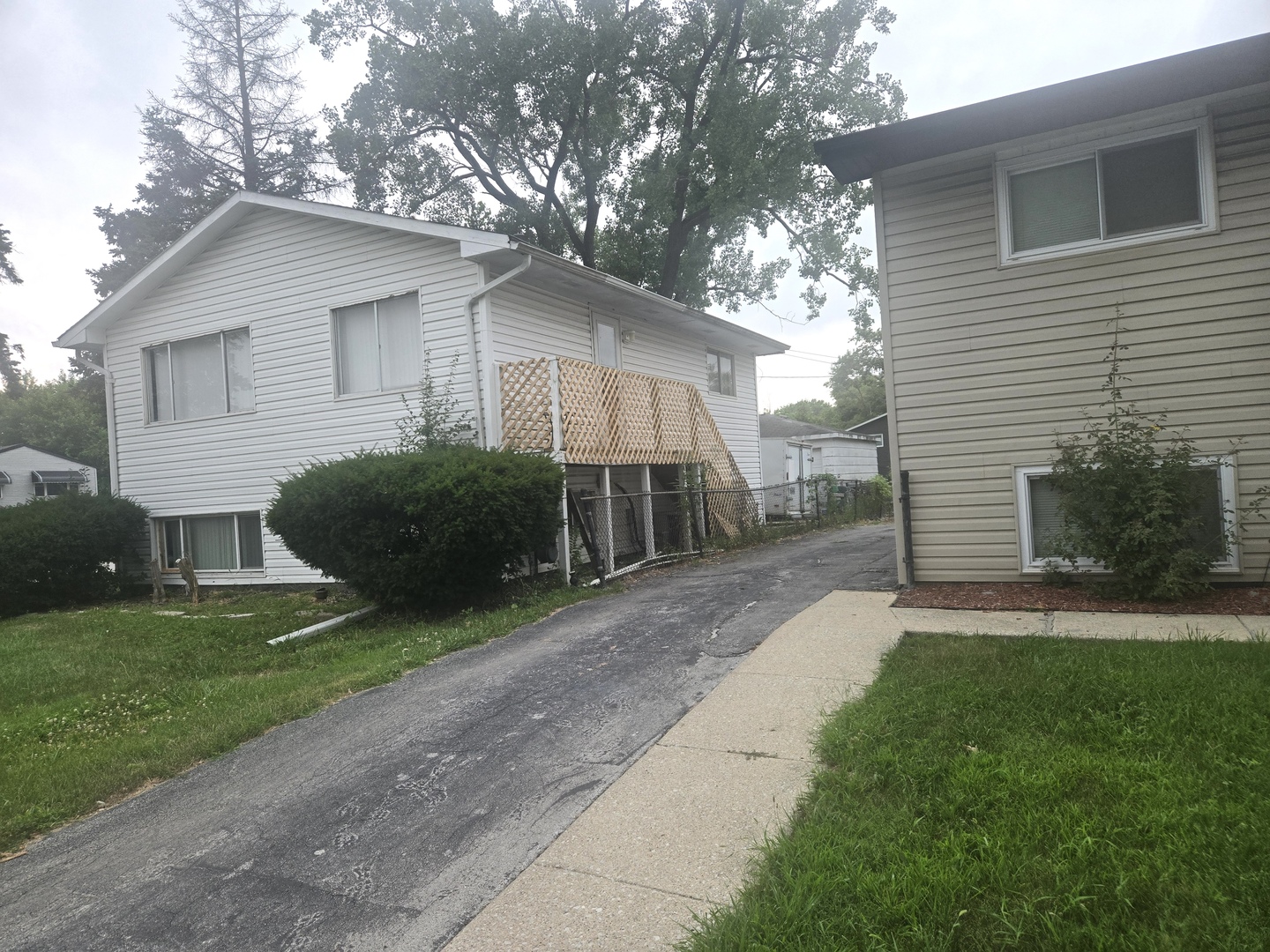 16258 Laflin Avenue Property Photo 4