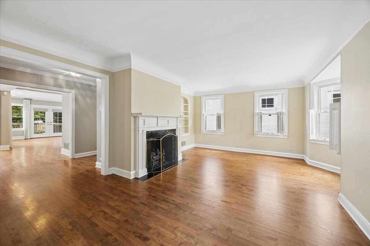 629 Franklin Avenue Property Photo 6