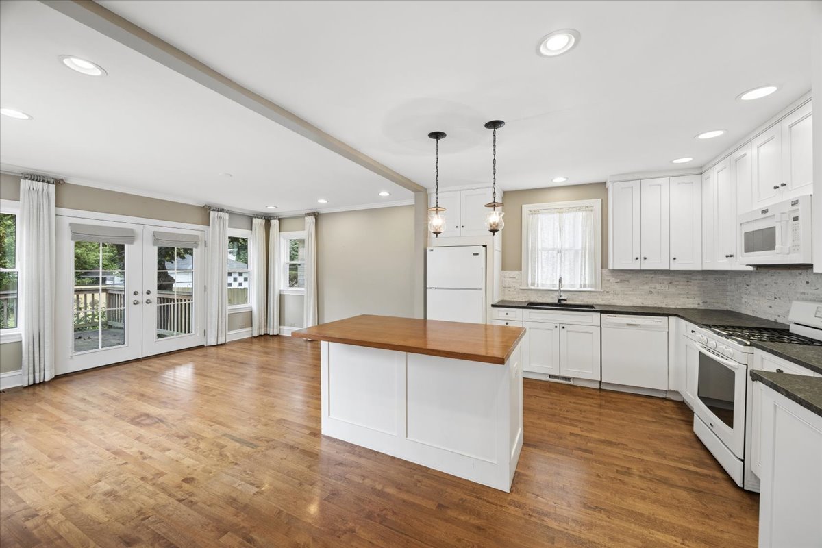 629 Franklin Avenue Property Photo 16