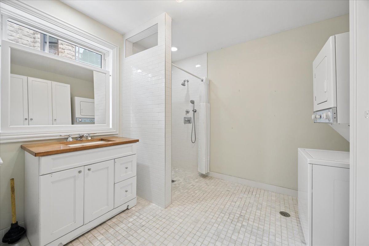 629 Franklin Avenue Property Photo 22