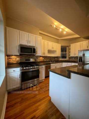 1108 E Marquette Road 207 Property Photo 5
