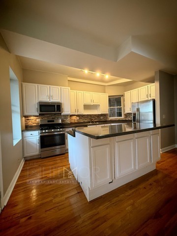 1108 E Marquette Road 207 Property Photo 6