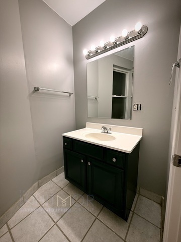 1108 E Marquette Road 207 Property Photo 9