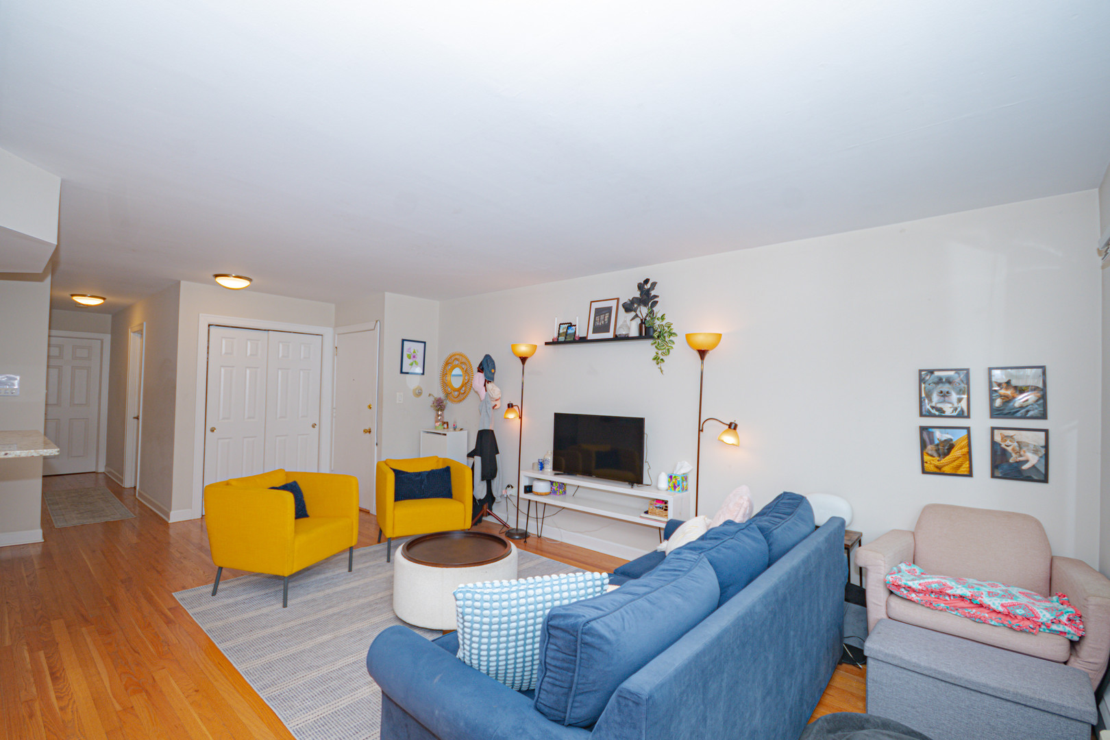 2724 W Berwyn Avenue 2b Property Photo 3