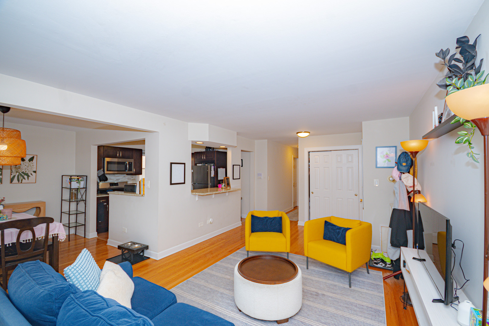 2724 W Berwyn Avenue 2b Property Photo 4
