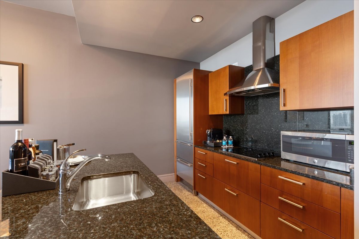 401 N Wabash Avenue 2222 Property Photo 3