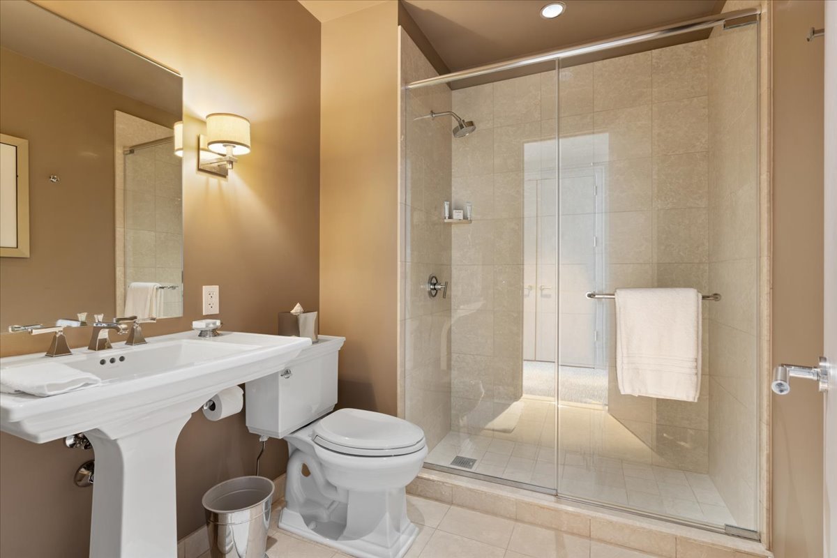 401 N Wabash Avenue 2222 Property Photo 22