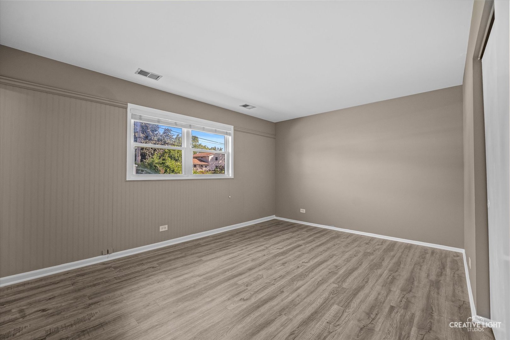 1194 Windsor Lane Property Photo 10