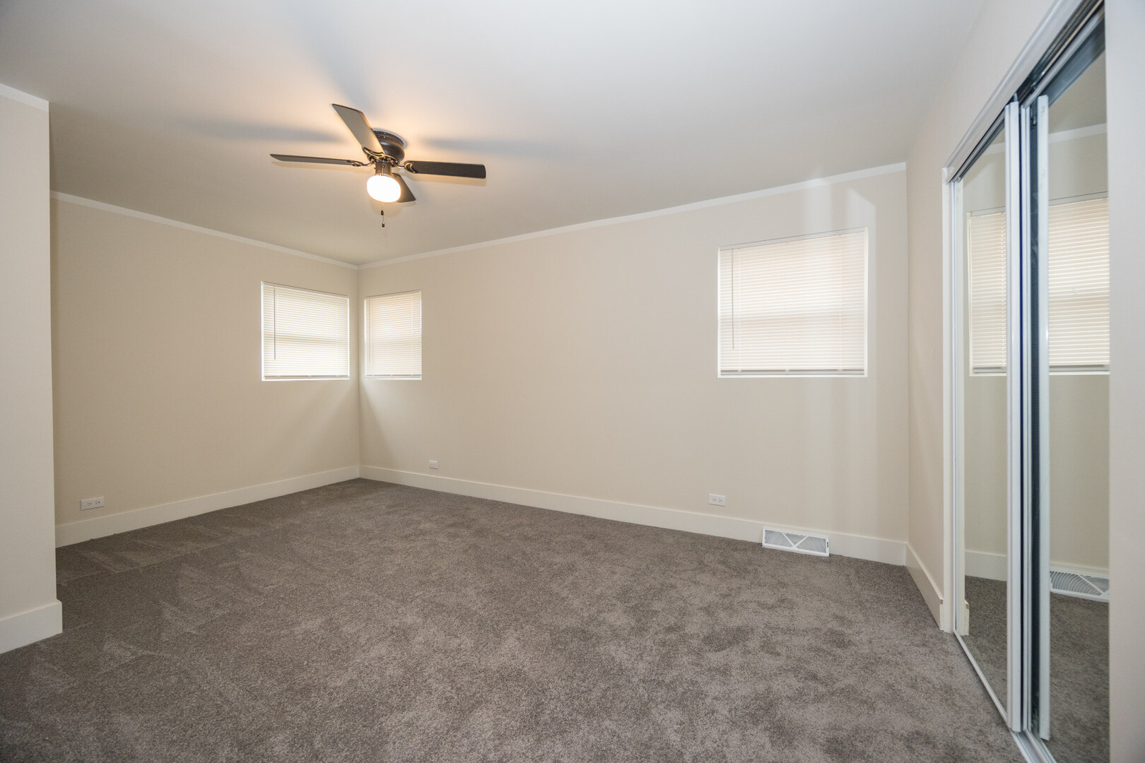 9407 S Indiana Avenue Property Photo 9