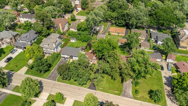 725 N County Line Road Property Photo 2