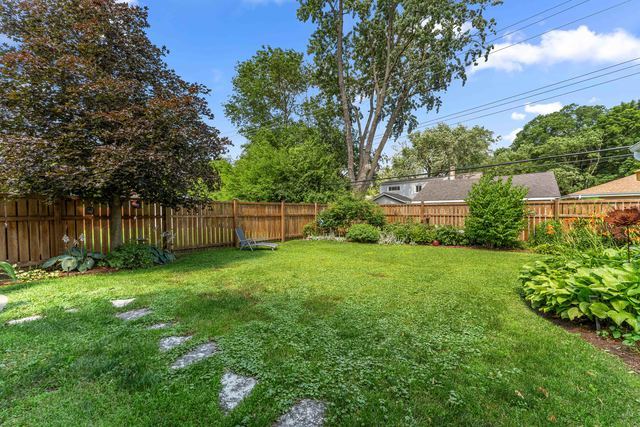 725 N County Line Road Property Photo 23