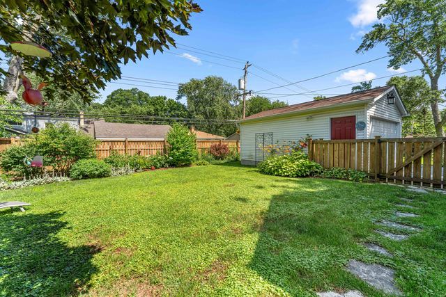 725 N County Line Road Property Photo 24